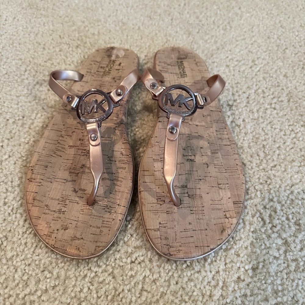 Michael Kors pink shimmer rose gold thong sandals sz 11 women’s